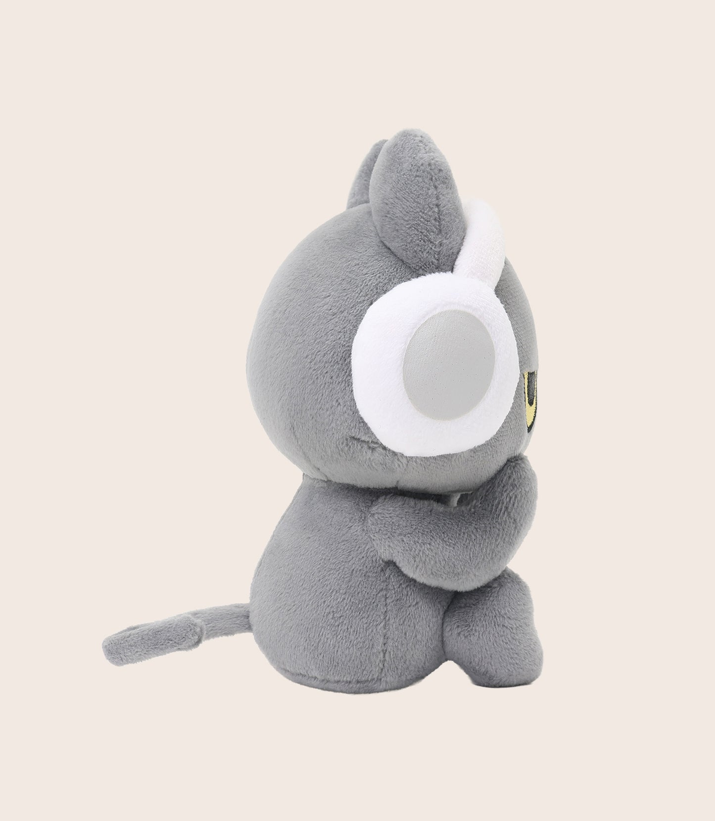 Hakongee 6" Plush - Sitting w/ Headphone
